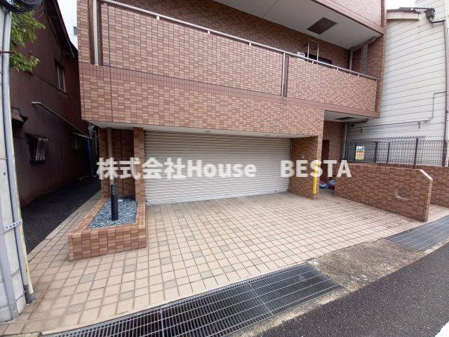 プレサンス神戸裁判所前の駐車場