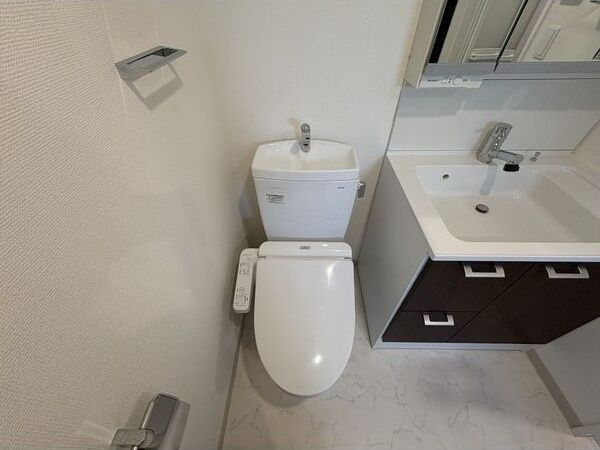 エステムコート名古屋新栄Ⅱアリーナのトイレ|同マンション別部屋　イメージ写真
