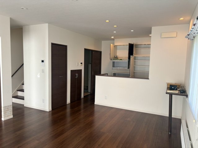 中古住宅　芽室町西4条7丁目の居間・リビング