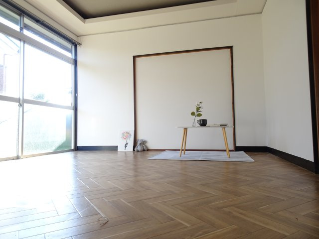 大垣市笠縫町戸建の洋室