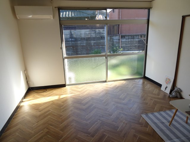 大垣市笠縫町戸建の洋室