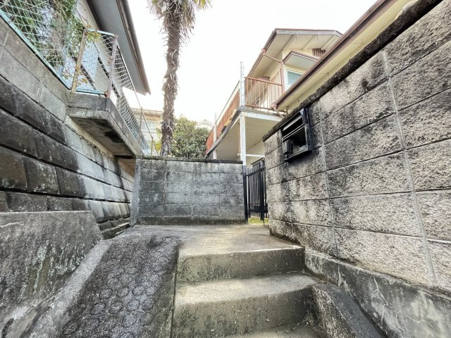 泉南市幡代２丁目中古戸建の前面道路含む現地写真