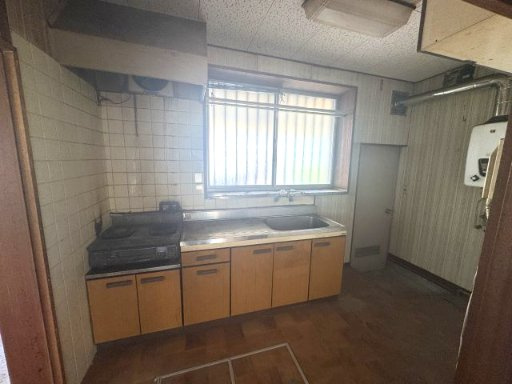 泉南市幡代２丁目中古戸建の前面道路含む現地写真