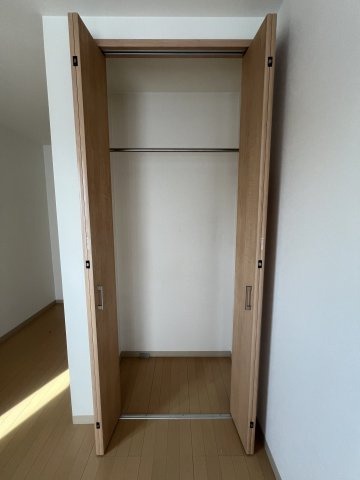 京都市南区東九条南河辺町の賃貸マンションの収納
