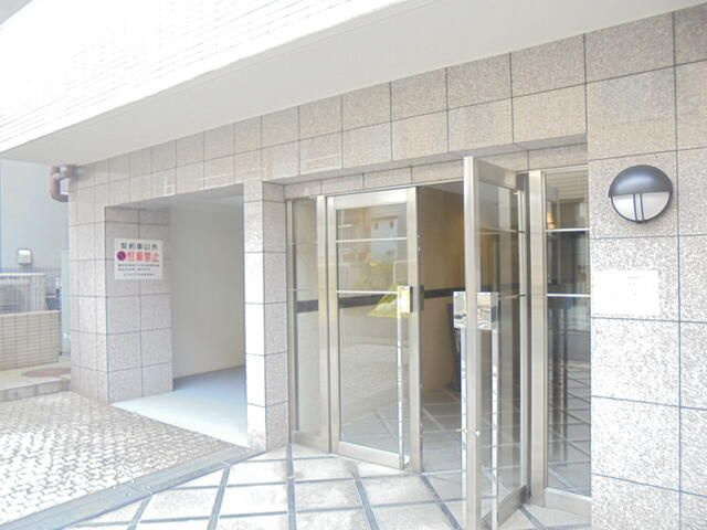 エクセリア池袋のエントランス
