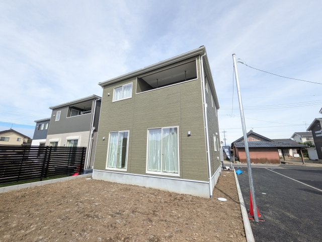 下妻市二本紀　第2　新築戸建て　１号棟の外観|【月々4万円台〜】
写真だけでは伝わらない快適さを、ぜひ現地で体感しませんか？
即日見学可能です！平日のご案内も可能です♪
お気軽にお問合せください！