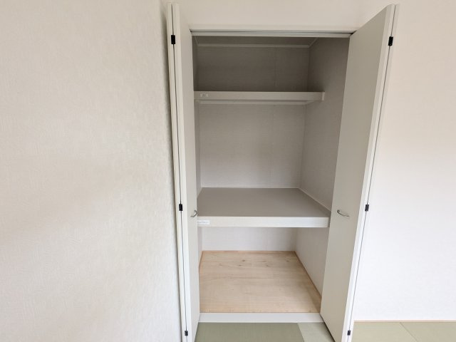 下妻市二本紀　第2　新築戸建て　2号棟の収納