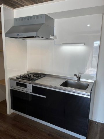 プランドール六ツ門のキッチン|2口コンロ・グリル付のシステムキッチンです♪