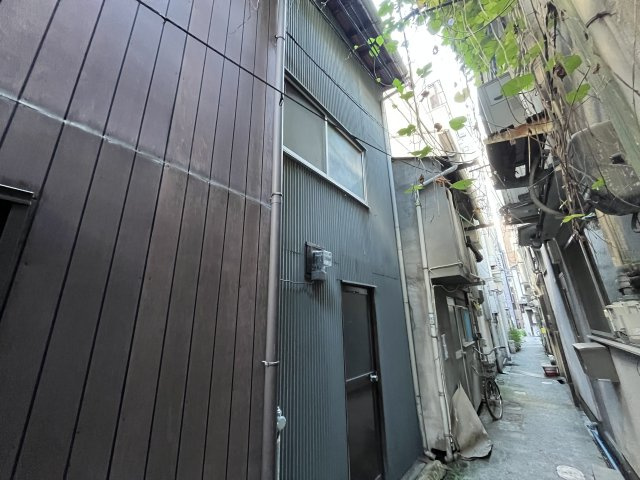 大阪市北区天神橋１丁目の店舗一部の外観