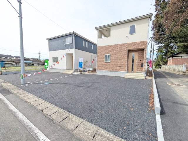 下妻市下妻丁　第4　新築戸建て　1号棟の前面道路含む現地写真|写真だけでは伝わらない快適さを、ぜひ現地で体感しませんか？
即日見学可能です！平日のご案内も可能です♪
お気軽にお問合せまたはお電話ください！
0297-86-8370まで【リアライズ不動産】