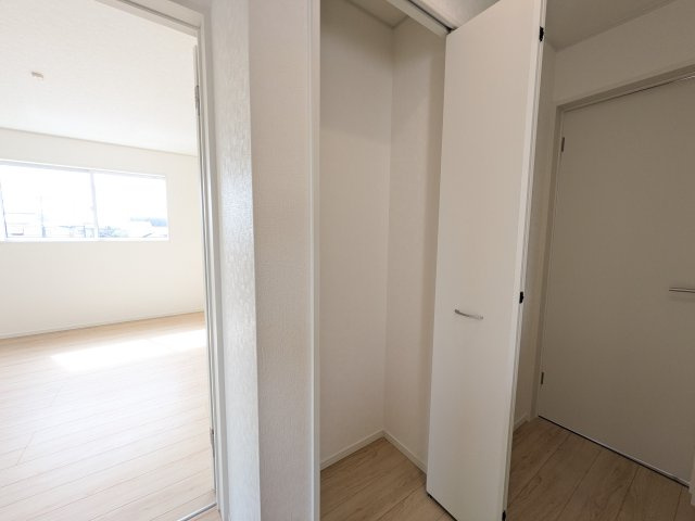 下妻市下妻丁　第4　新築戸建て　2号棟の収納