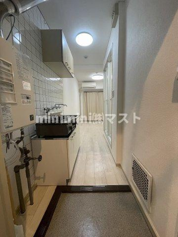 大阪市西区靱本町３丁目の賃貸マンションの玄関
