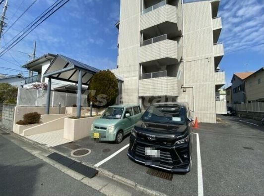 【駐車場】 | メゾンド中新開