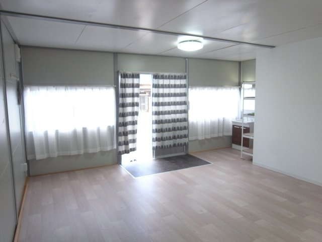 茨木市沢良宜浜１丁目の店舗事務所