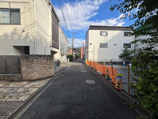 世田谷区等々力2丁目の前面道路含む現地写真