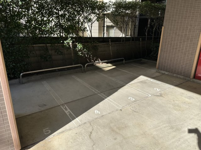 パークホームズ市川一丁目のその他共用部分|バイク置場