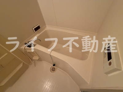 フェルティシャトー今里の浴室|コンパクトで使いやすいお風呂です