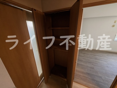 フェルティシャトー今里の収納|ちょっとした収納スペースも充実しています