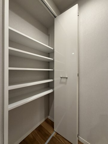 中野区中野５丁目の中古マンションの収納|玄関収納