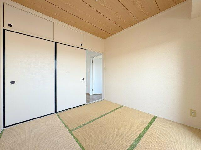 メゾン上野桜木の和室