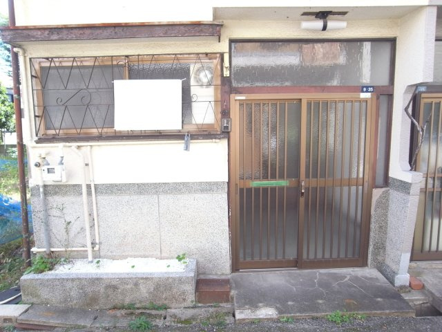 箕面市西小路４丁目の店舗事務所