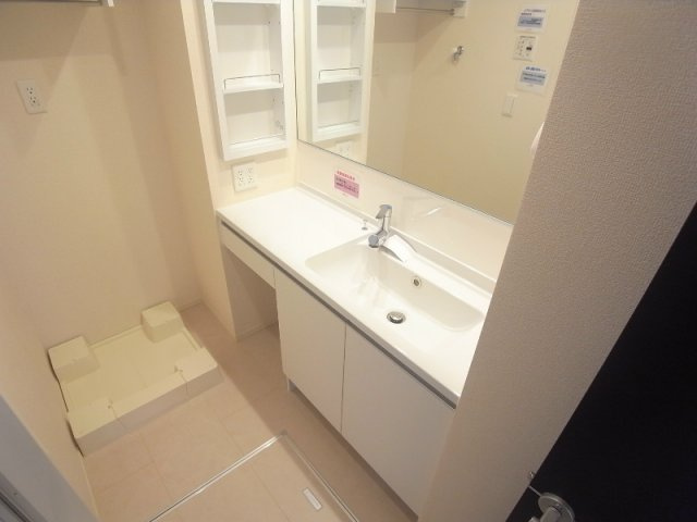 神戸市中央区中山手通４丁目の賃貸マンションの洗面所