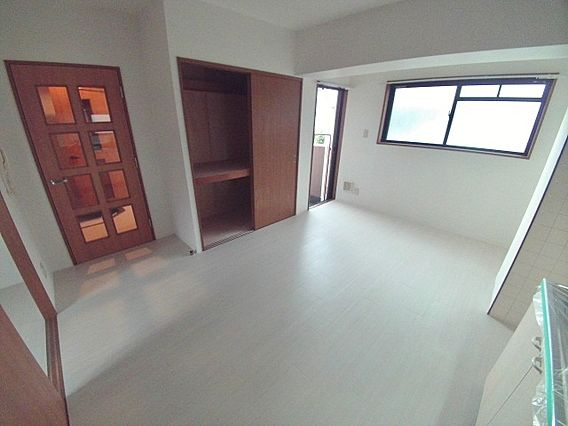 神戸市東灘区御影石町１丁目の賃貸マンションの居間・リビング