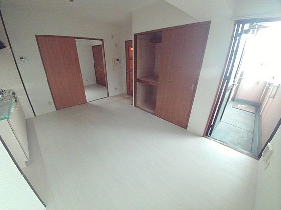 神戸市東灘区御影石町１丁目の賃貸マンションの居間・リビング