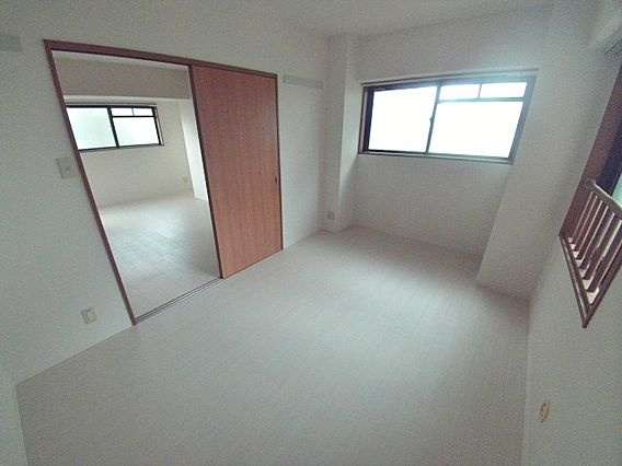 神戸市東灘区御影石町１丁目の賃貸マンションの居間・リビング