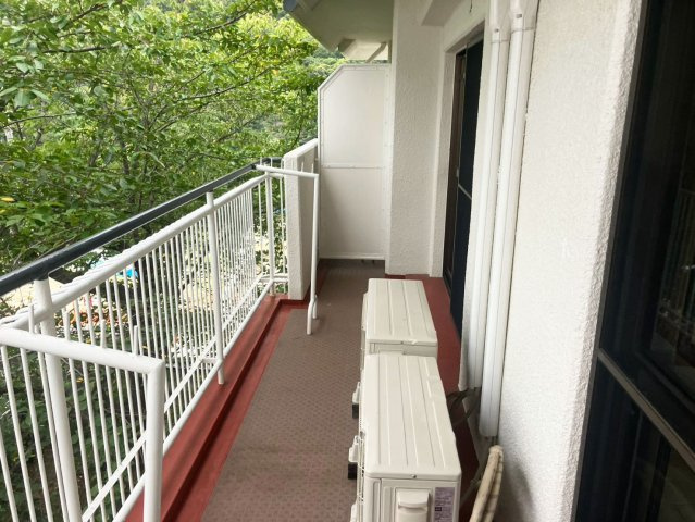 芦屋市山手町の賃貸マンションのバルコニー