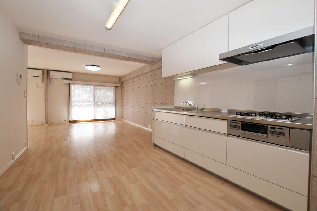 芦屋市山手町の賃貸マンションの居間・リビング