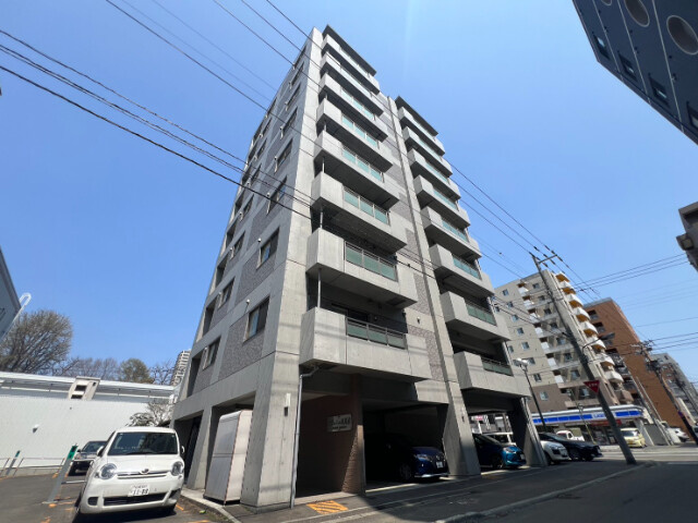 アヴェニュ近美前