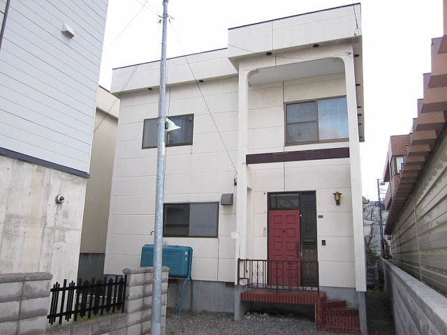 札幌市中央区北四条西３０丁目の一戸建て