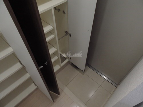 【玄関】レグラス横浜西口