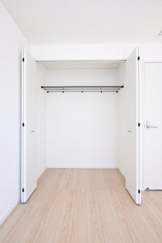 【収納】 | 太田市新田大根町第2　クレイドルガーデン　 | 各居室にたっぷり収納があるのも嬉しいポイントです♪