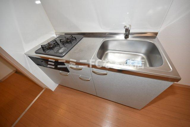 クリスタルグランツ難波南カストールのキッチン|コンパクトなキッチンで掃除もラクラク