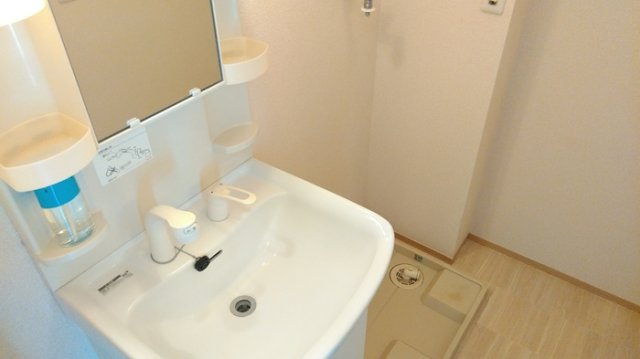 ファミーリエⅡの洗面所|洗面洗髪化粧台