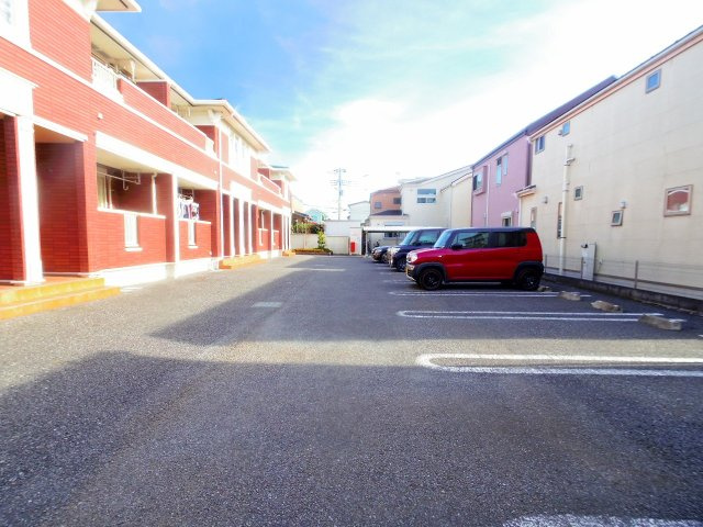 フローラの駐車場