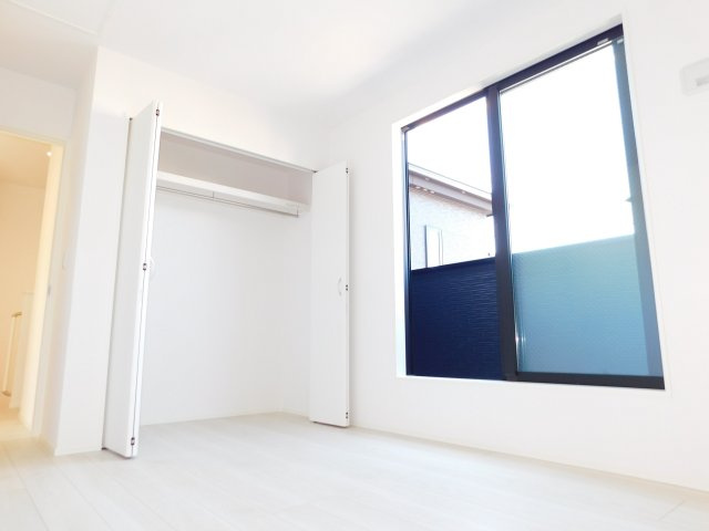 名古屋市中村区森田町３丁目の新築一戸建の洋室|◇洋室◇　　明るい洋室６．１帖　全居室収納完備！　バルコニー付き♪