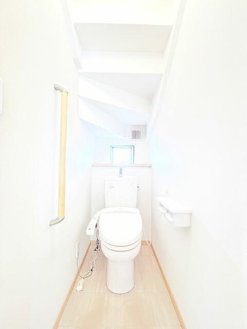 宇都宮市西原町　4ＬＤＫ　中古住宅のトイレ