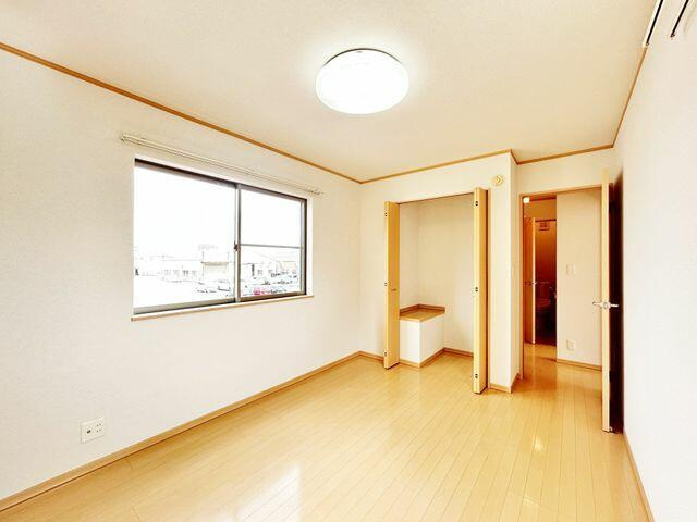 宇都宮市西原町　4ＬＤＫ　中古住宅の居間・リビング