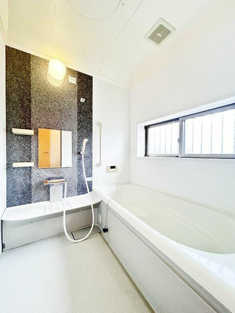 宇都宮市西原町　4ＬＤＫ　中古住宅の浴室