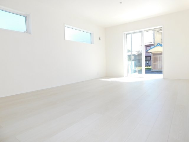 名古屋市中川区下之一色町字中ノ切の新築一戸建の居間・リビング|◇リビング◇　　南面で明るいリビング１７．５帖　心地の良い開放的なリビング♪