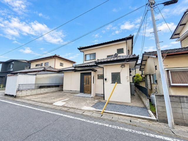 宇都宮市宮原５丁目　3LDK　中古住宅の前面道路含む現地写真