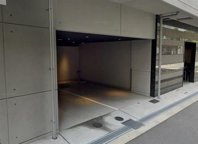 S-RESIDENCE南堀江の駐車場
