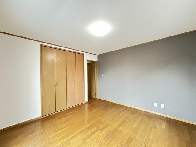宇都宮市平出町　4LDK　中古住宅の洋室