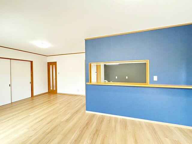 宇都宮市平出町　4LDK　中古住宅の居間・リビング