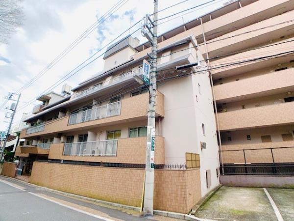 広尾ハイツの外観