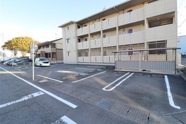 ジュネス稲荷塚の駐車場|駐車場