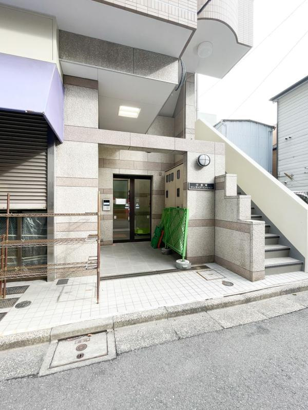 日暮里サンライズマンションのエントランス|エントランス